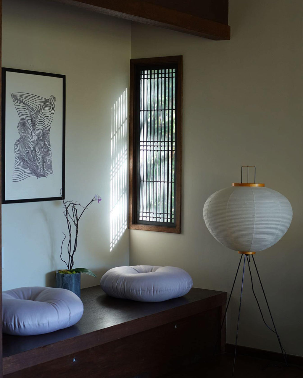 Lampa podłogowa z papieru ryżowego