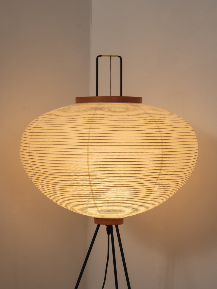 Lampa podłogowa z papieru ryżowego