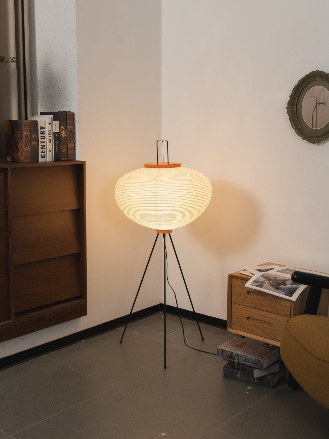 Lampa podłogowa z papieru ryżowego