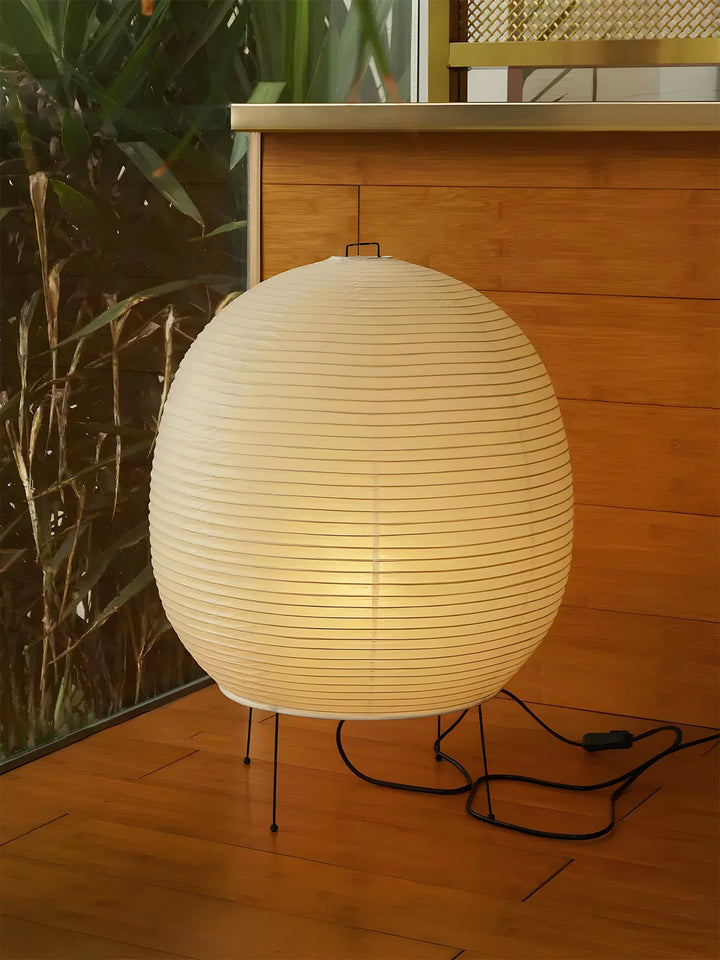 Lampa stołowa z papieru ryżowego