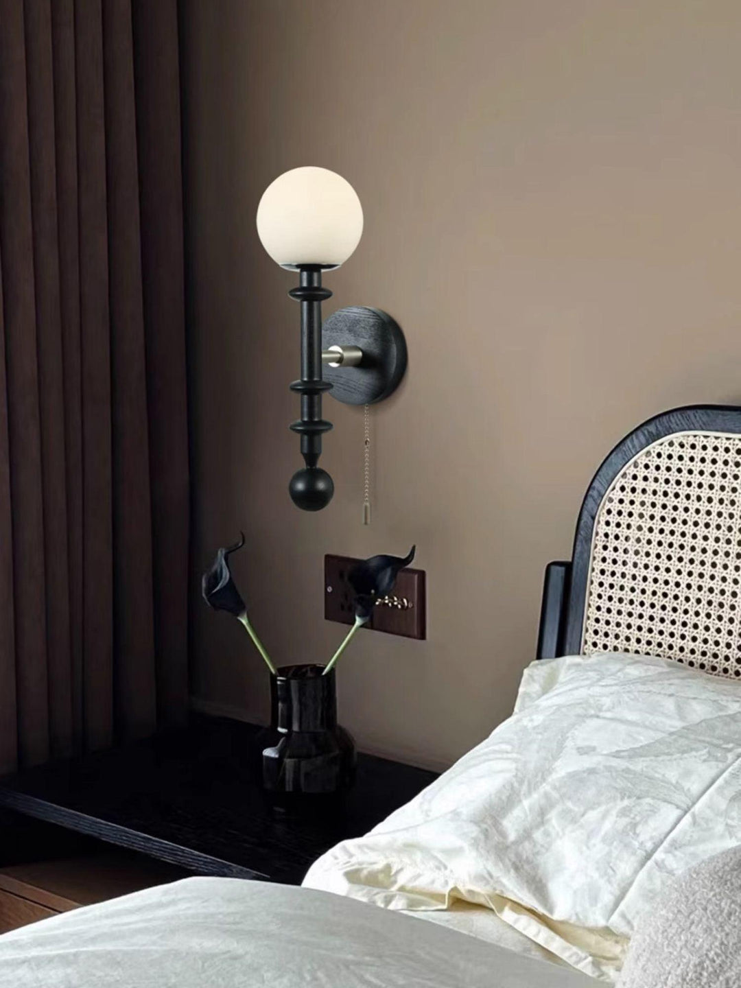 Lampa Ścienna w Kształcie Kolumny Rzymskiej