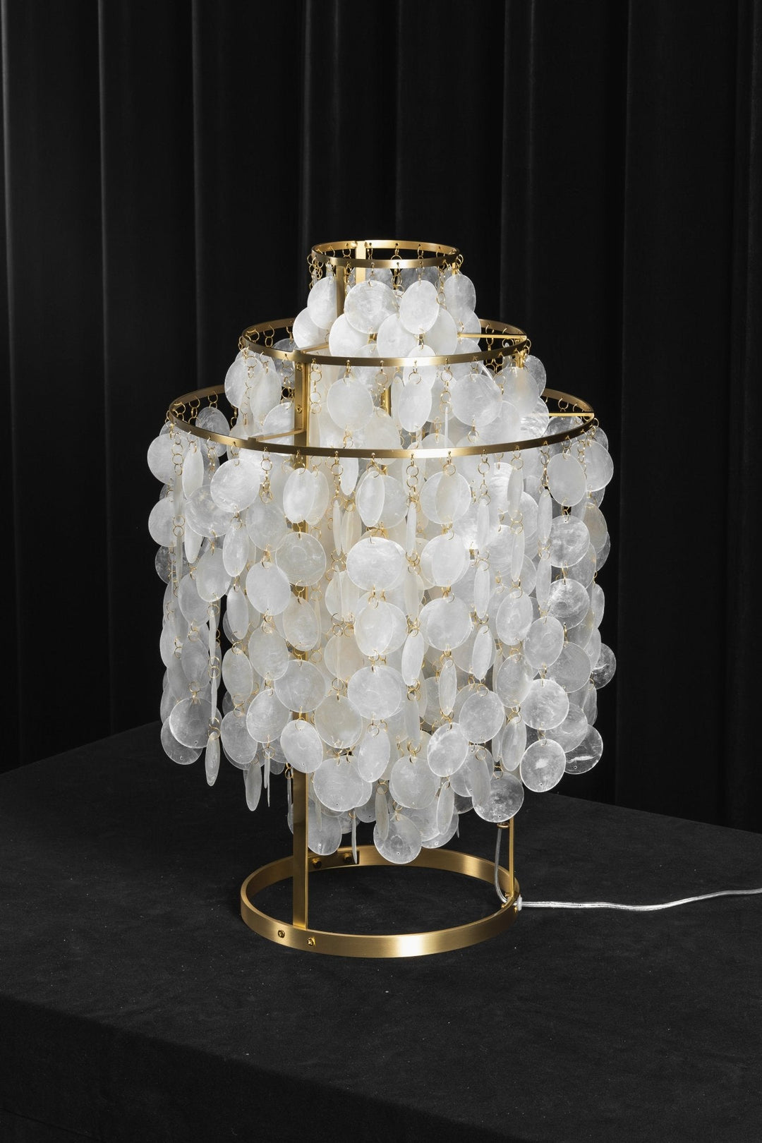 Lampa stołowa z muszli