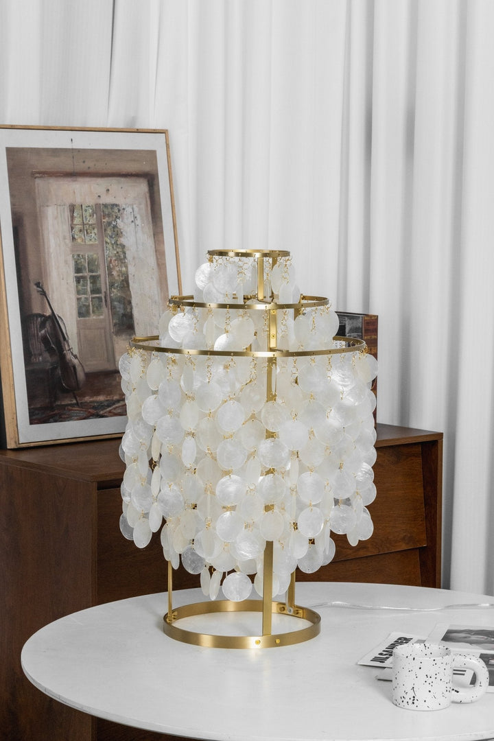 Lampa stołowa z muszli