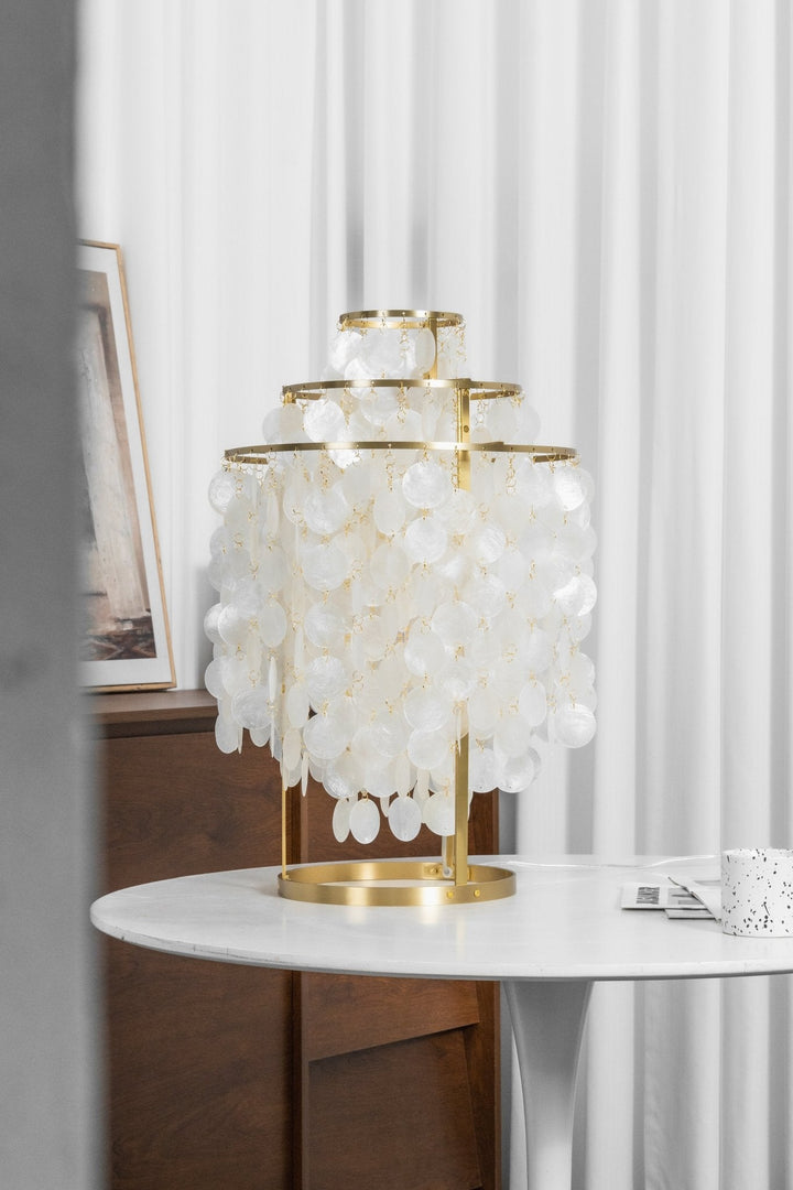 Lampa stołowa z muszli