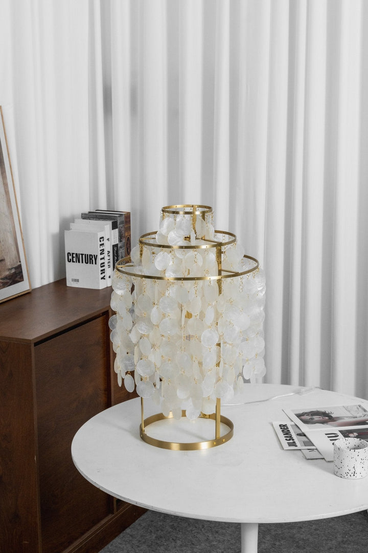 Lampa stołowa z muszli