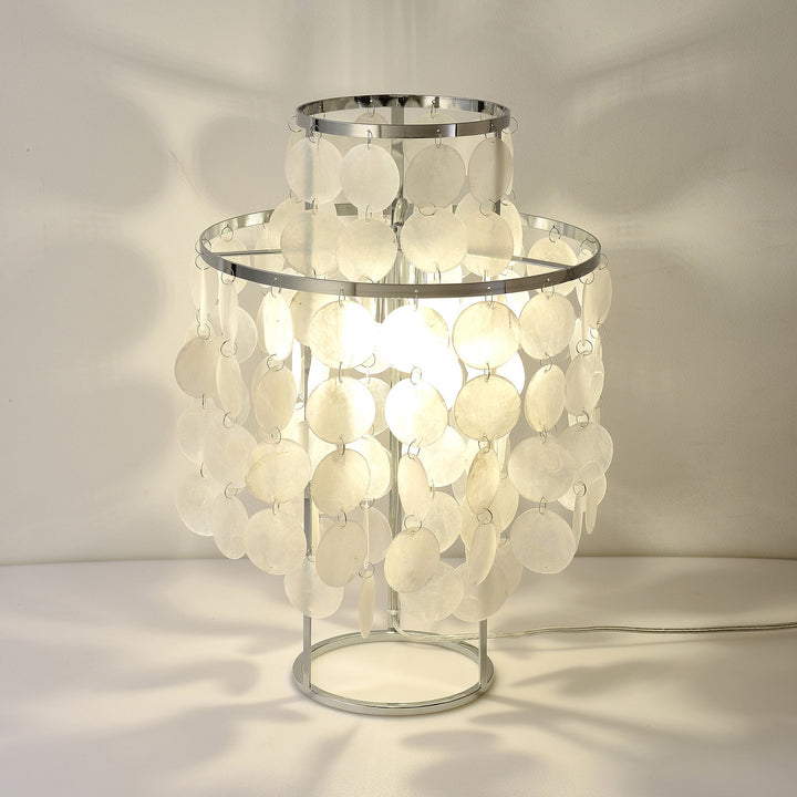 Lampa stołowa z muszli