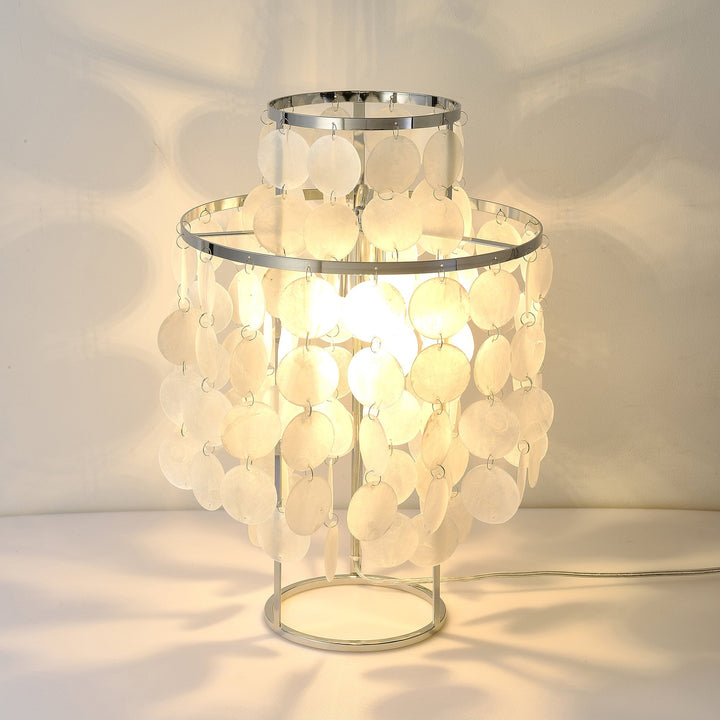 Lampa stołowa z muszli