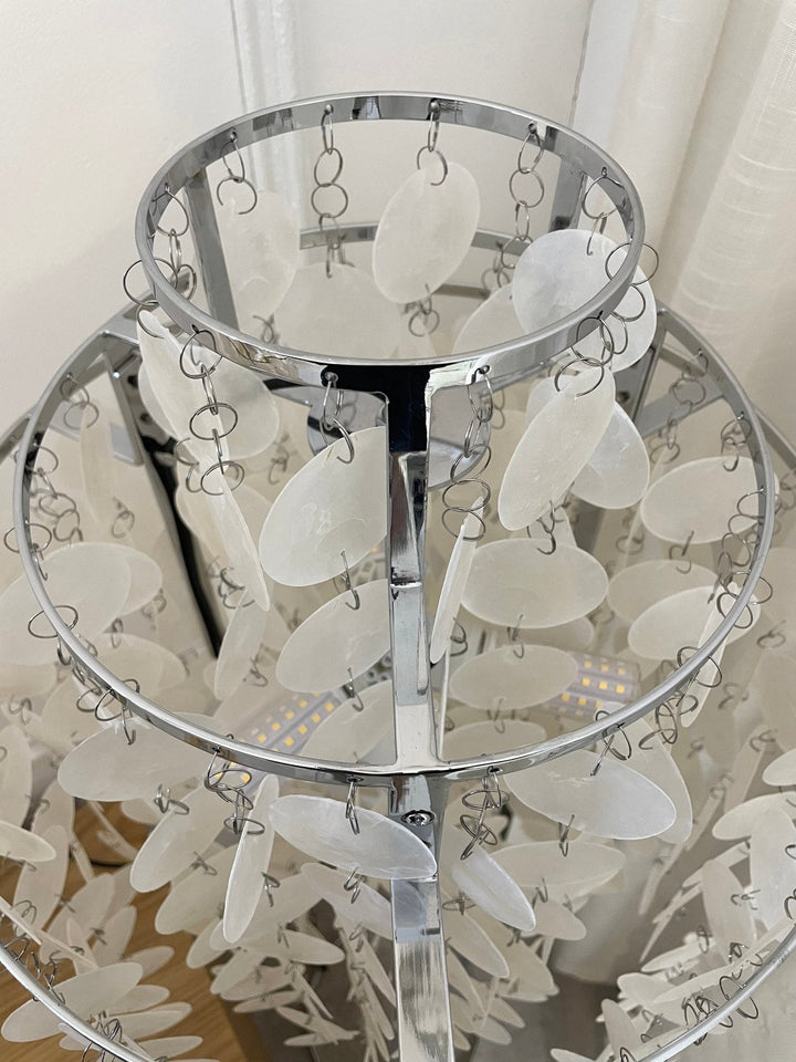 Lampa stołowa z muszli