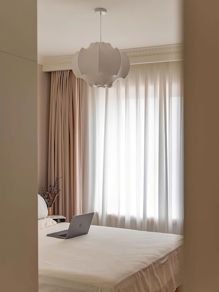 Lampa wisząca z jedwabiu Silken Lotus