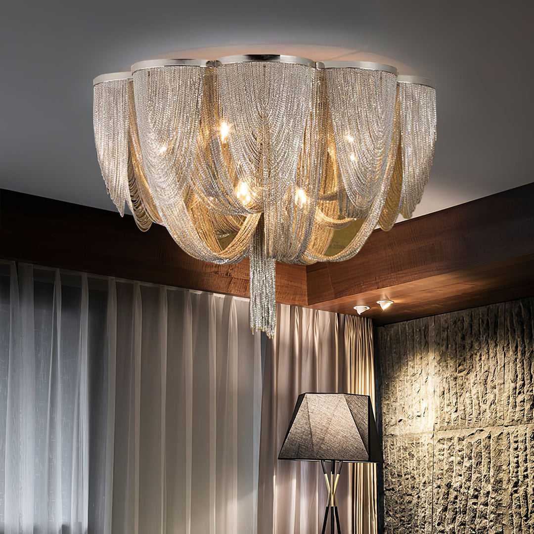 Lampa sufitowa z łańcuszkami
