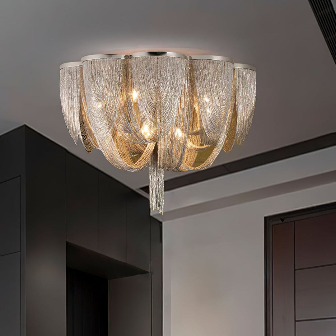 Lampa sufitowa z łańcuszkami