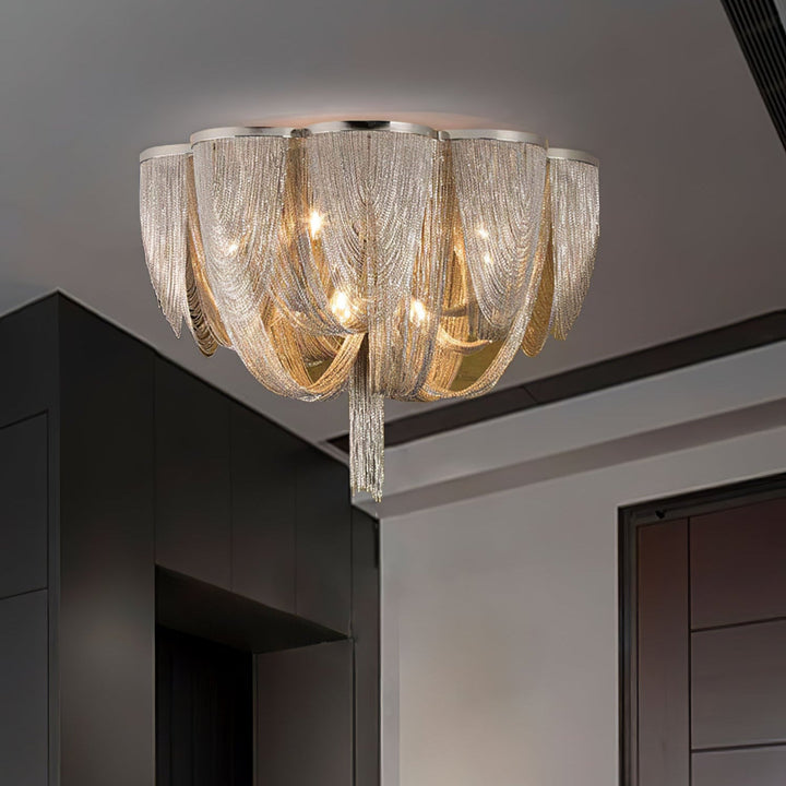 Lampa sufitowa z łańcuszkami