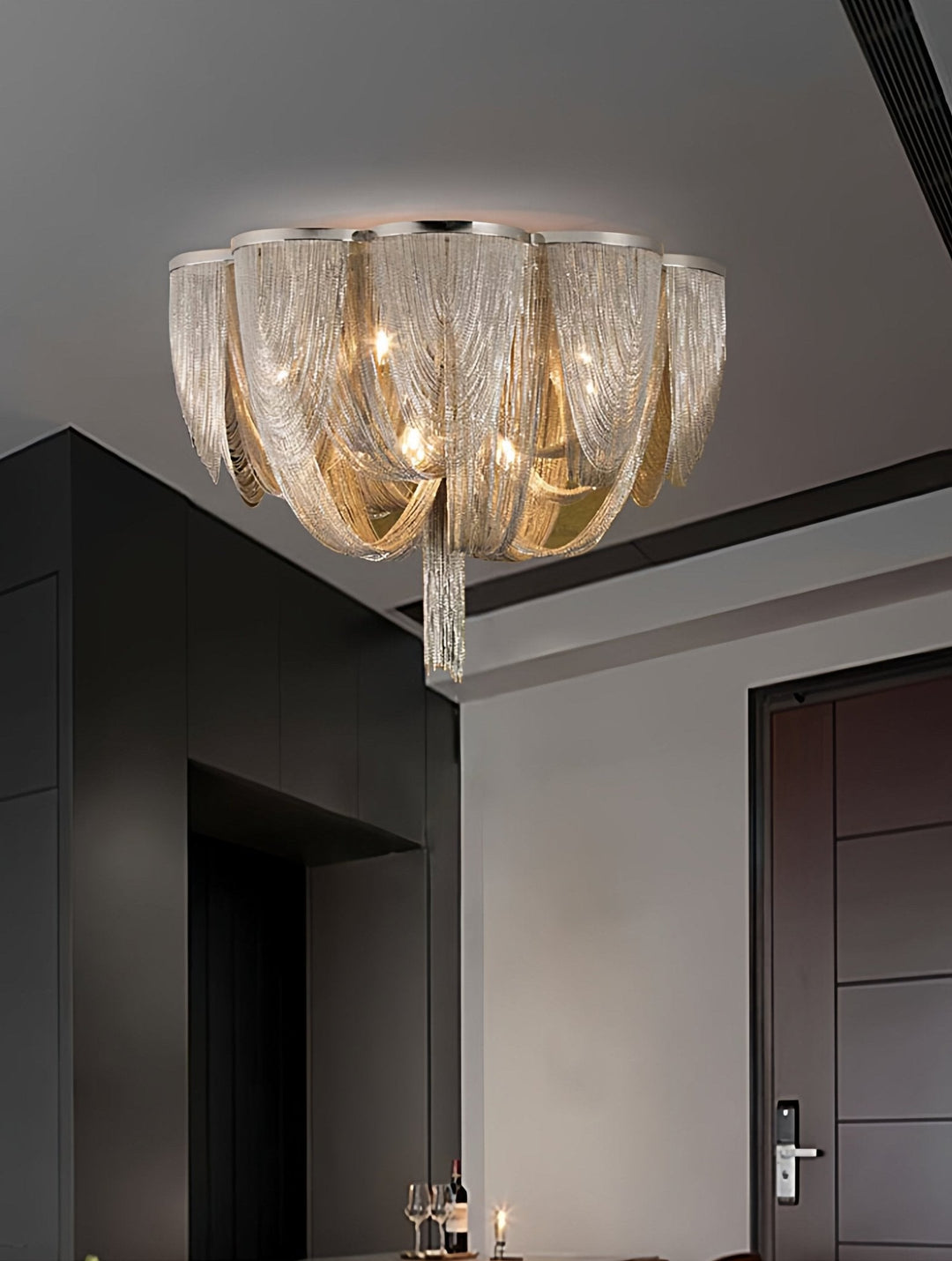 Lampa sufitowa z łańcuszkami