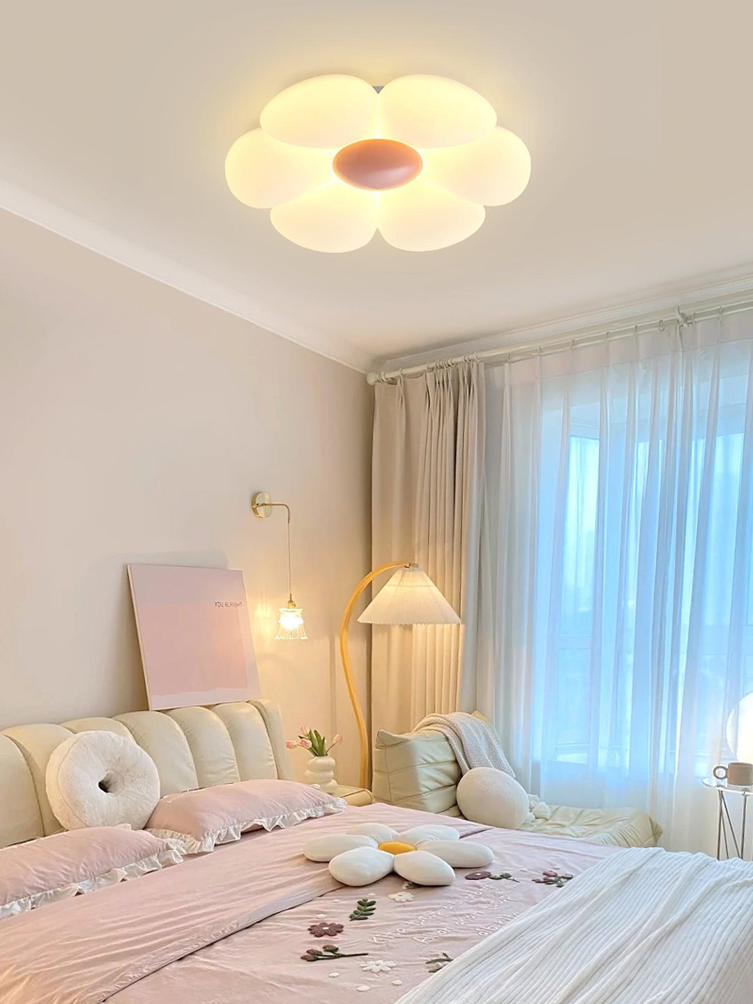 Lampa sufitowa w kształcie kwiatu z sześcioma płatkami do pokoju dziecięcego
