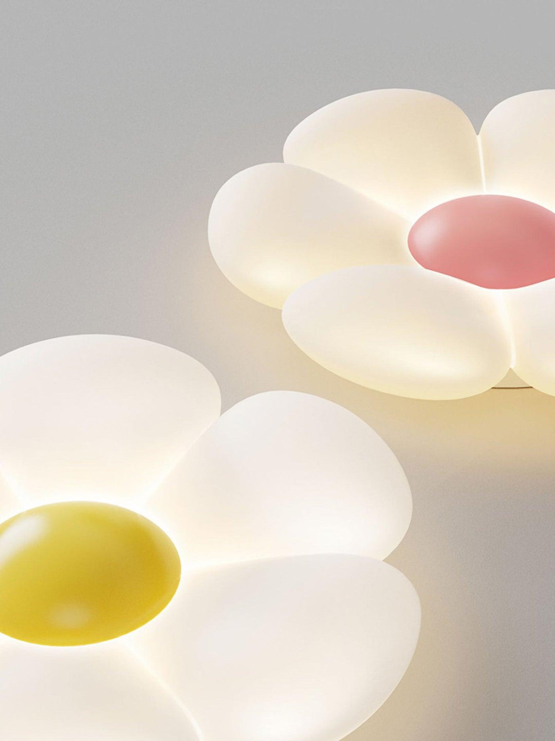Lampa sufitowa w kształcie kwiatu z sześcioma płatkami do pokoju dziecięcego