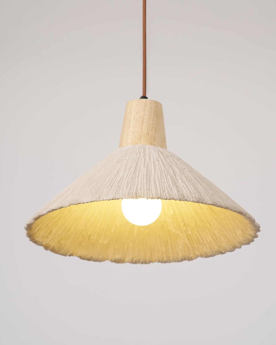 Lampa Wisząca Z Betonu Z Faldami