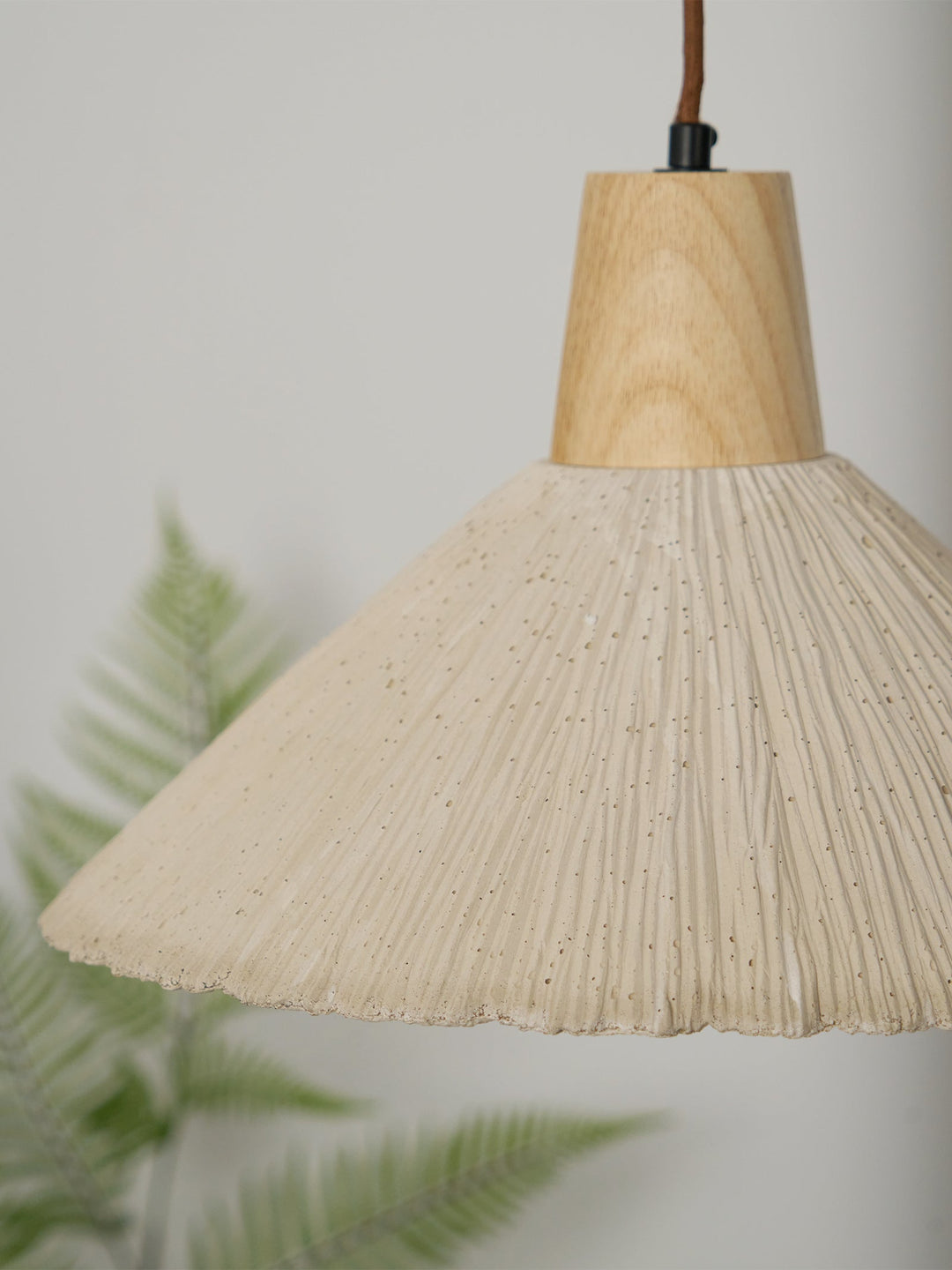 Lampa Wisząca Z Betonu Z Faldami