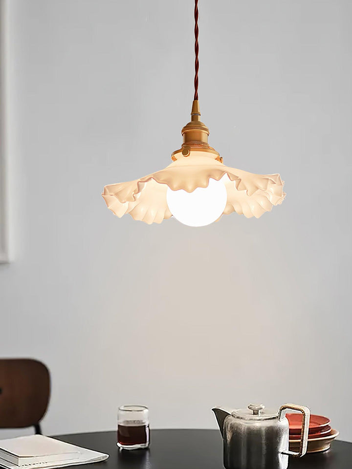 Mała Lampa Wisząca z Kwiatowym Wzorem