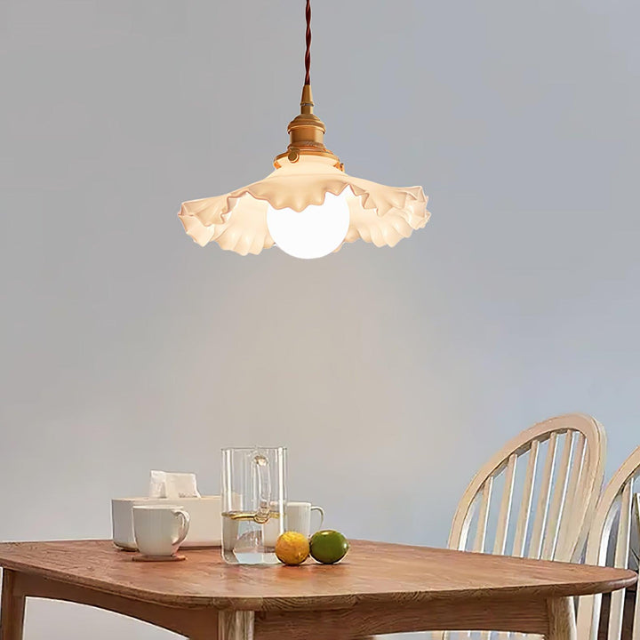 Mała Lampa Wisząca z Kwiatowym Wzorem