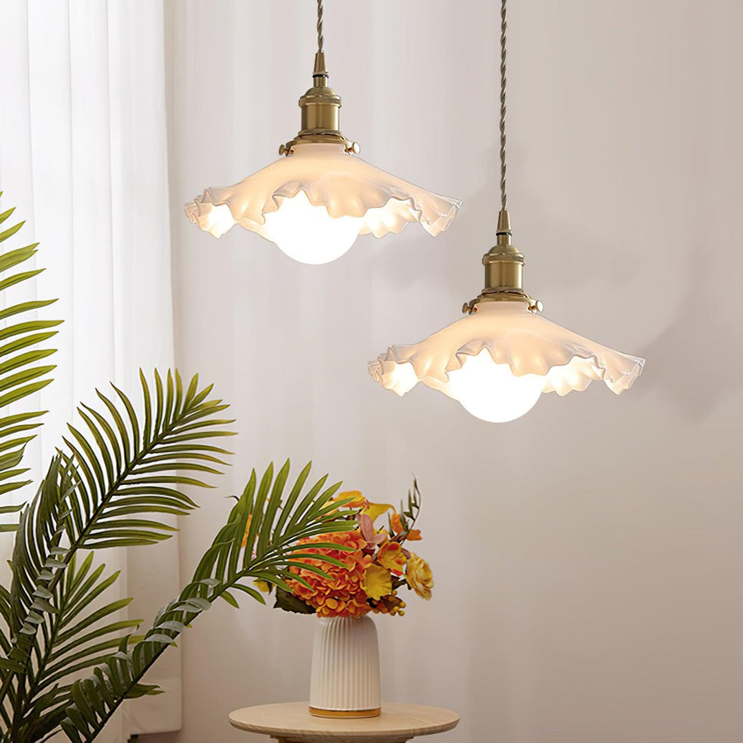 Mała Lampa Wisząca z Kwiatowym Wzorem