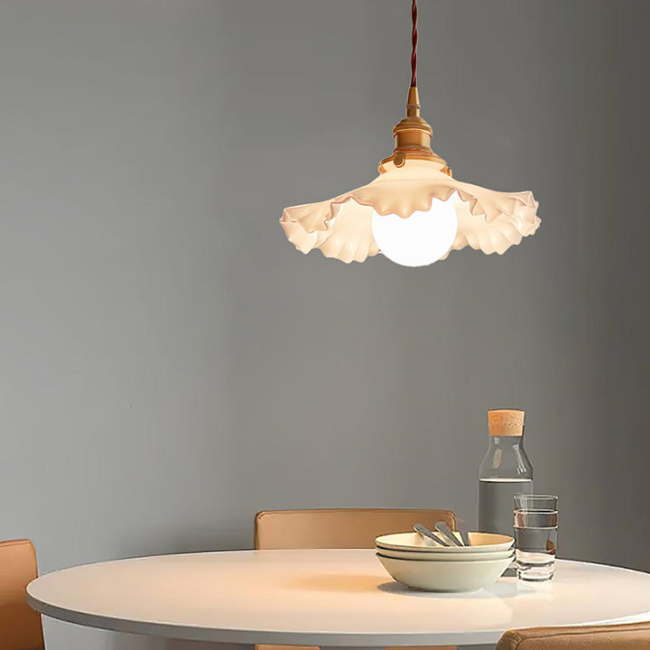 Mała Lampa Wisząca z Kwiatowym Wzorem