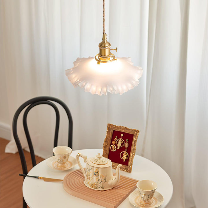 Mała Lampa Wisząca z Kwiatowym Wzorem