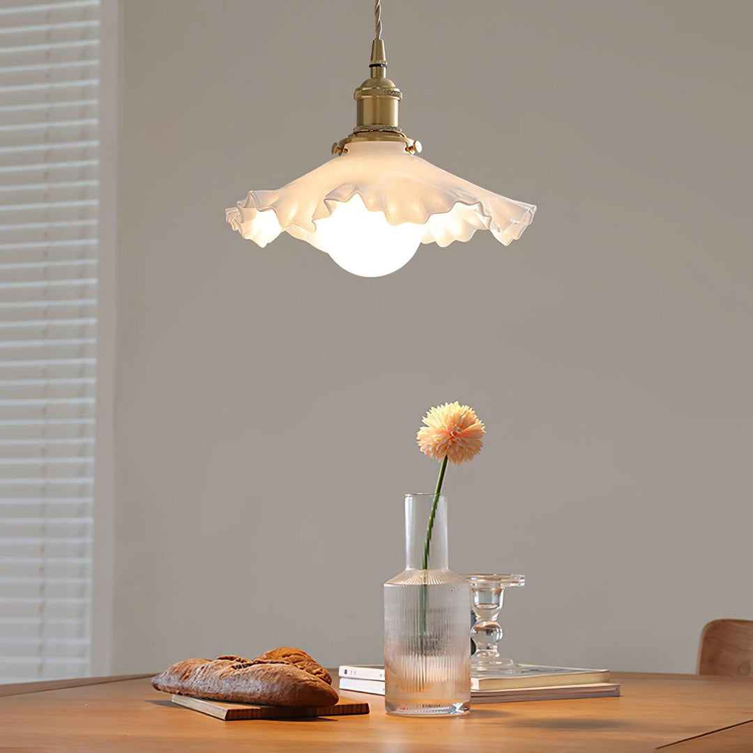 Mała Lampa Wisząca z Kwiatowym Wzorem