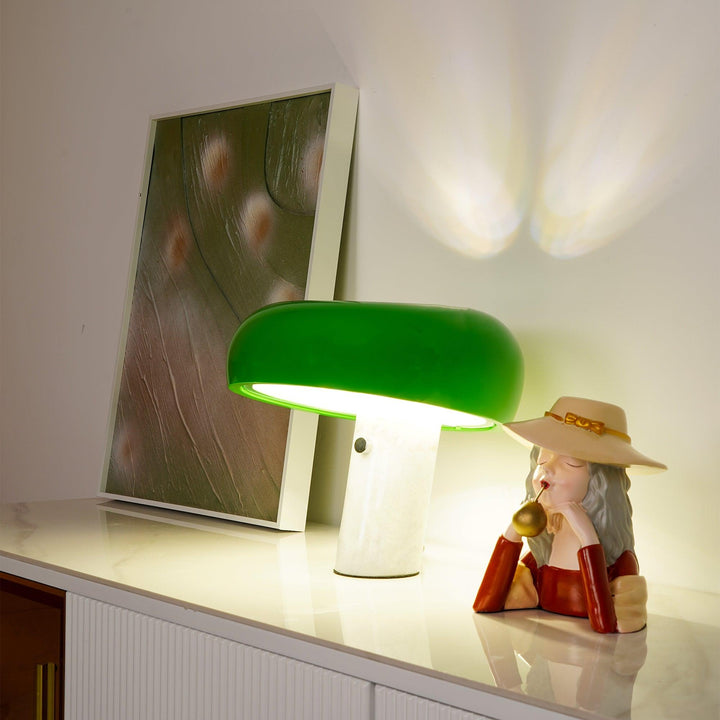 Lampa stołowa Nucleus z marmuru