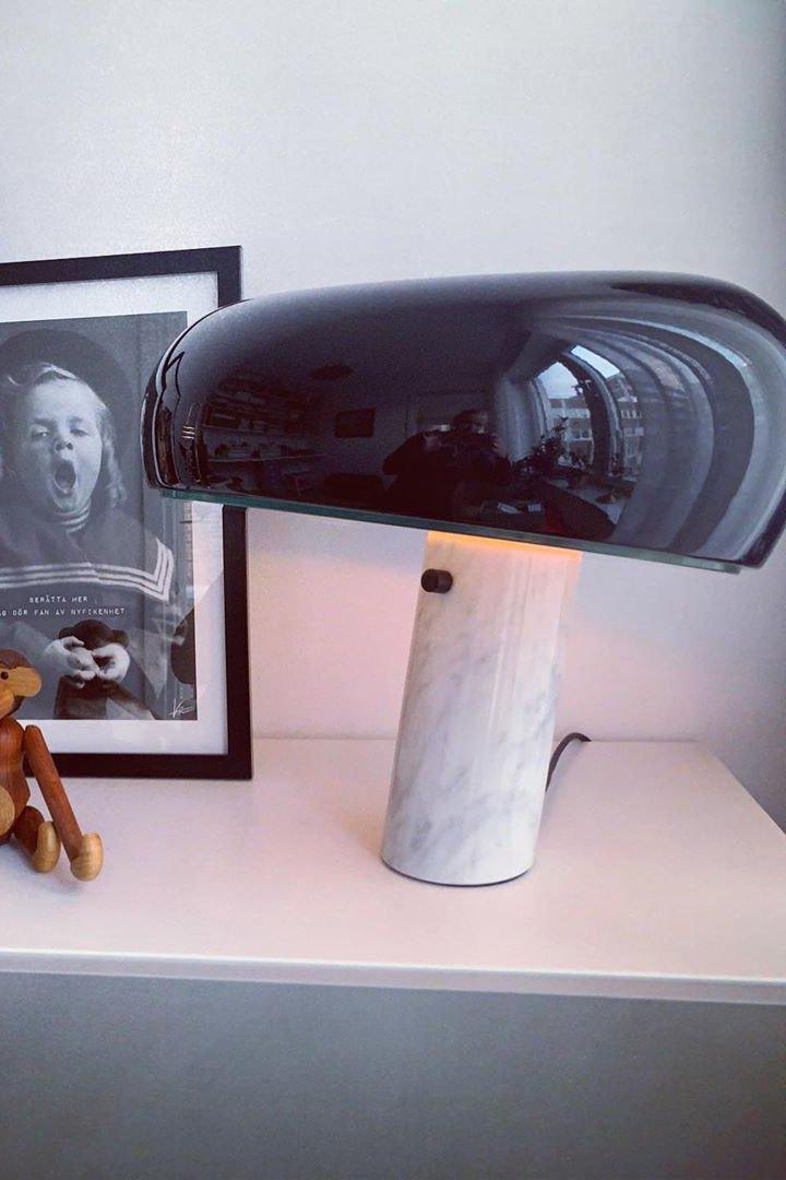 Lampa stołowa Nucleus z marmuru