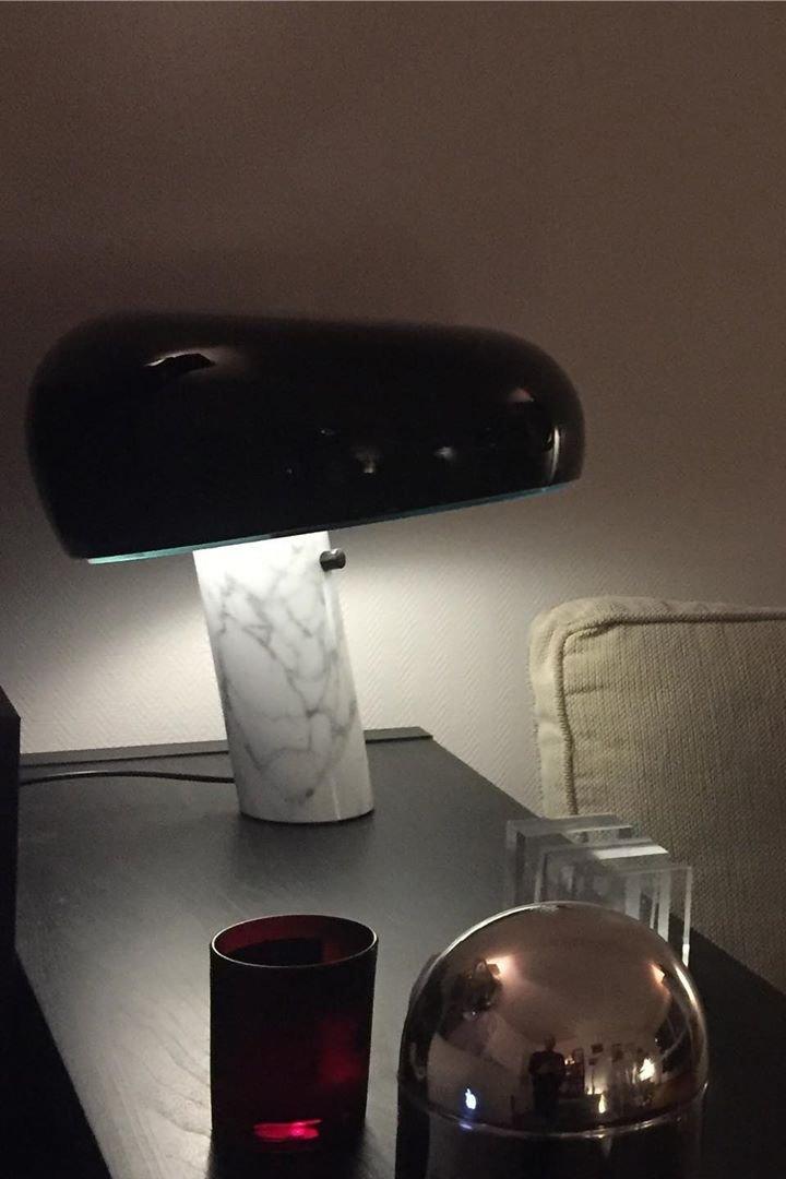 Lampa stołowa Nucleus z marmuru