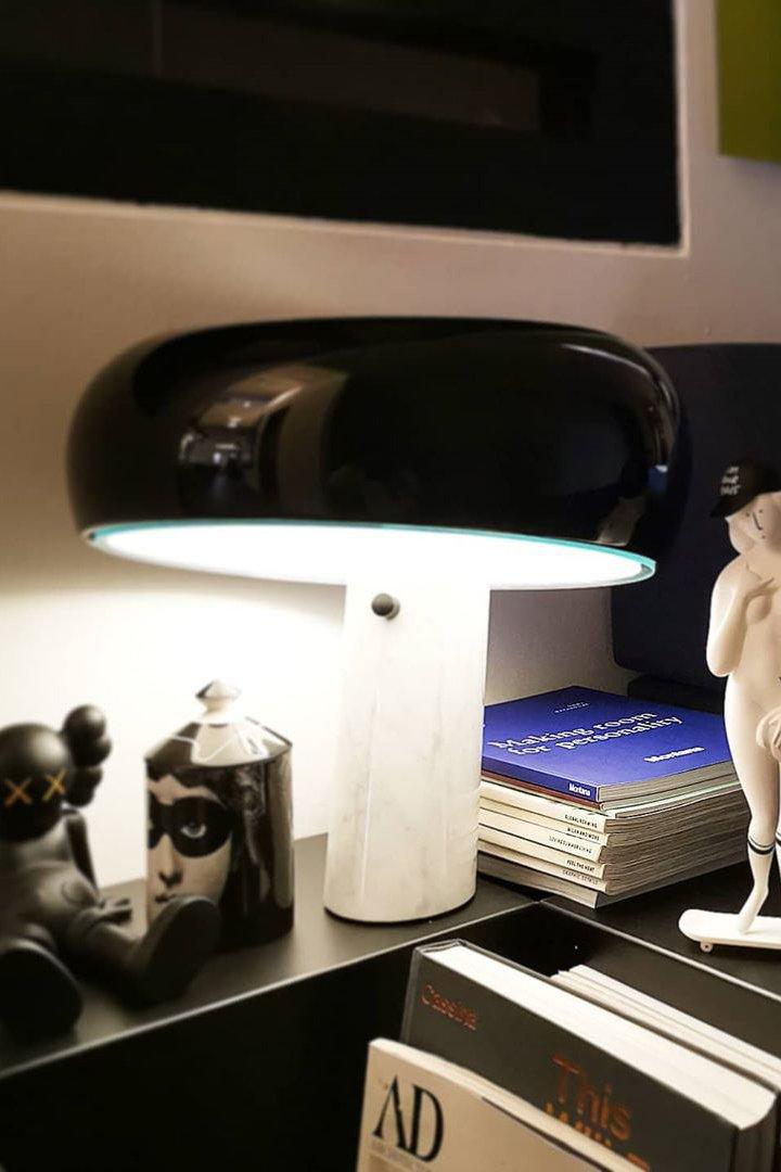 Lampa stołowa Nucleus z marmuru