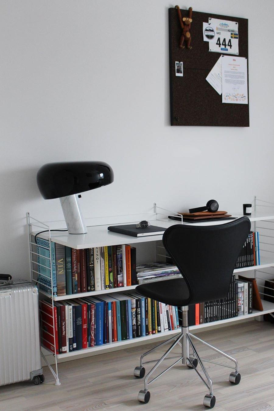 Lampa stołowa Nucleus z marmuru
