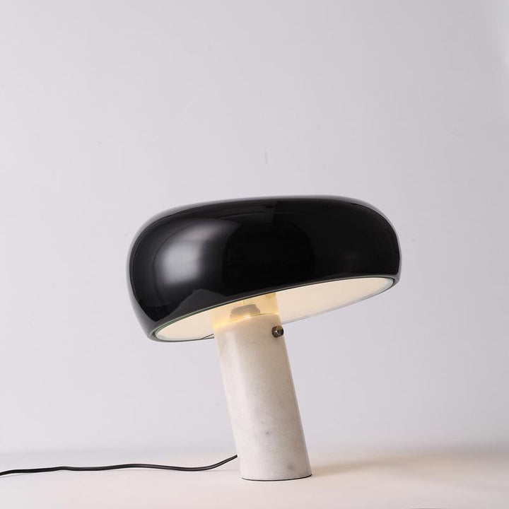 Lampa stołowa Nucleus z marmuru
