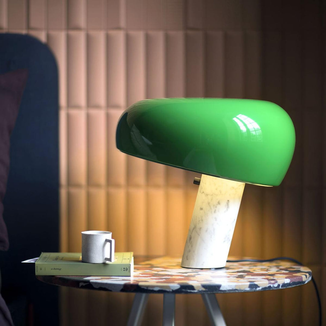 Lampa stołowa Nucleus z marmuru