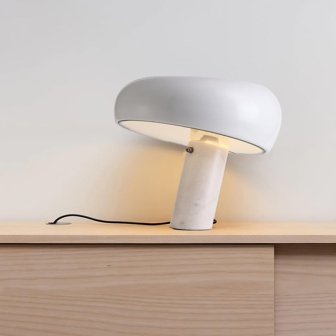 Lampa stołowa Nucleus z marmuru