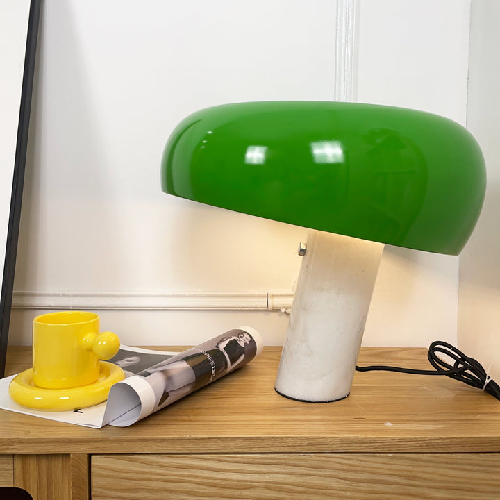 Lampa stołowa Nucleus z marmuru