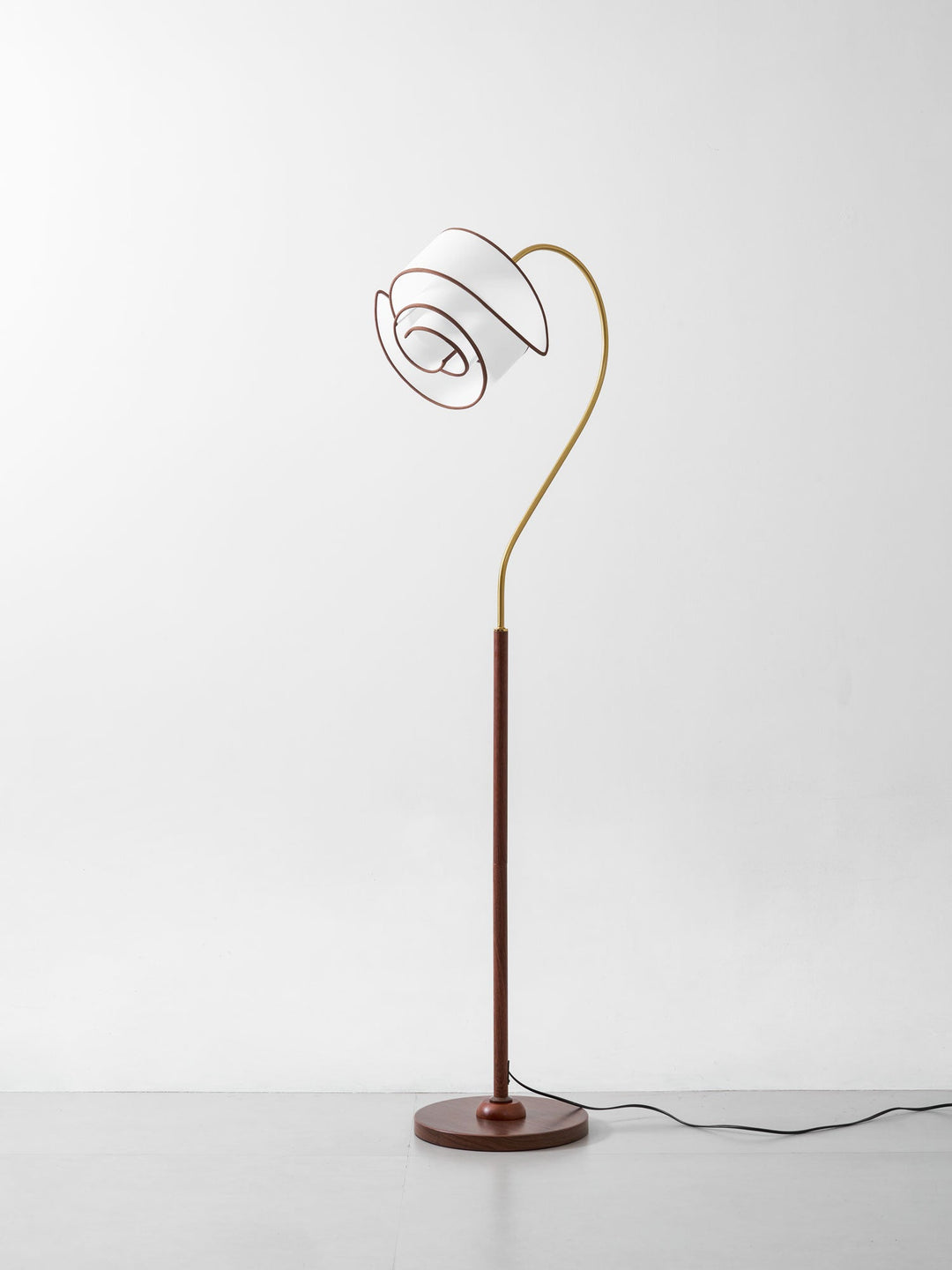 Lampa podłogowa Stelmo z zakrzywioną szyją