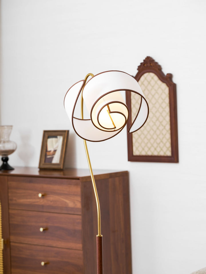 Lampa podłogowa Stelmo z zakrzywioną szyją