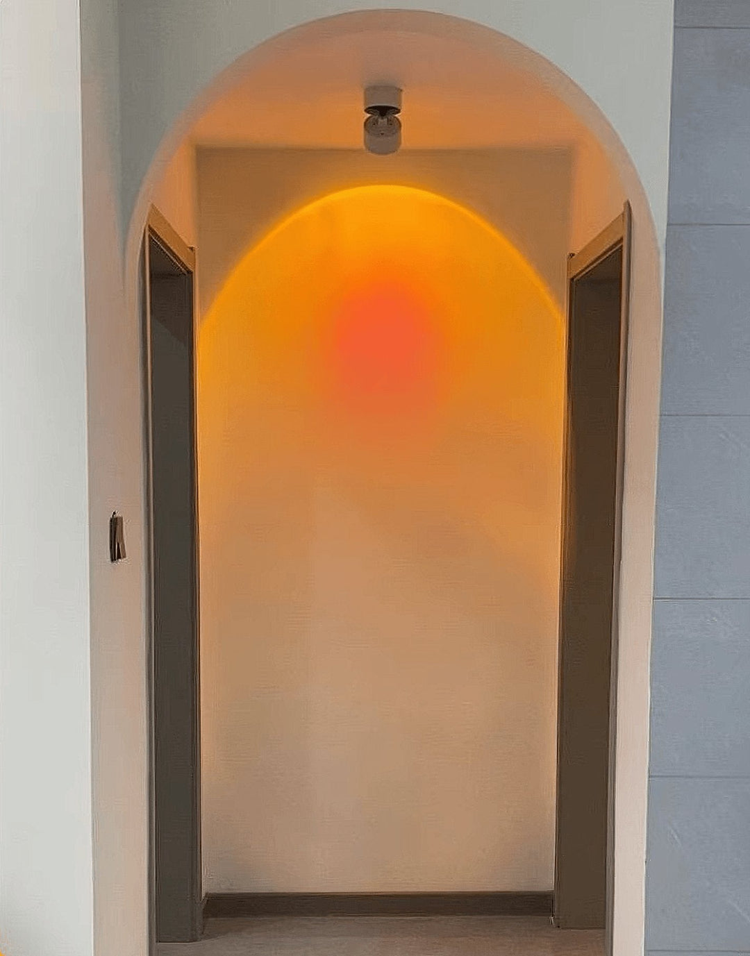 Regulowana Lampa LED w Stylu Zachodu Słońca