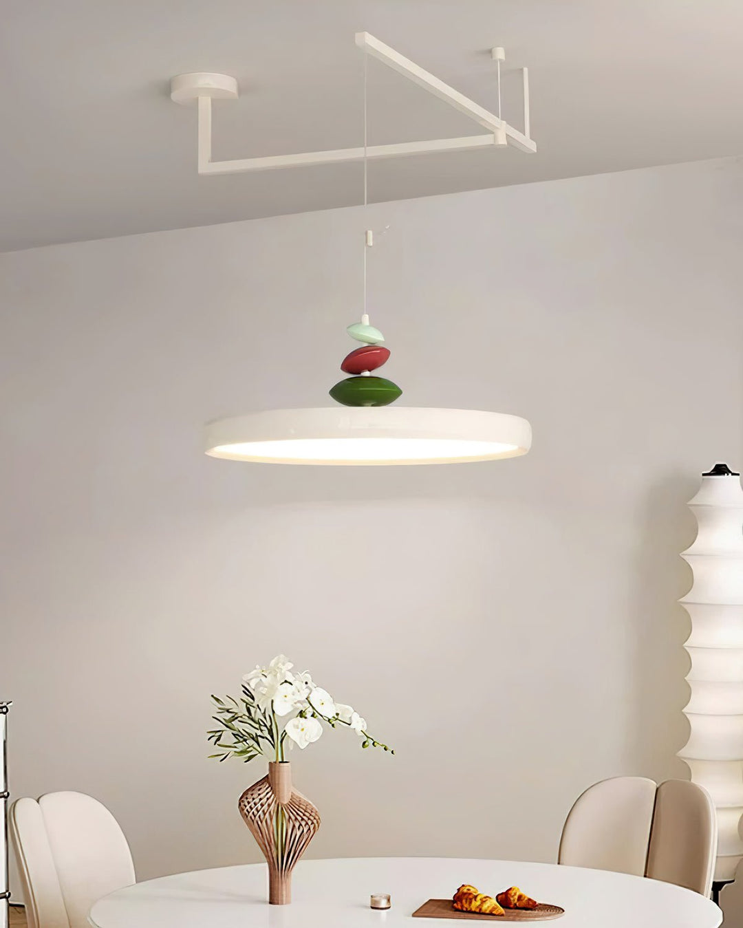Lampa Wisząca z Kamiennym Ramieniem