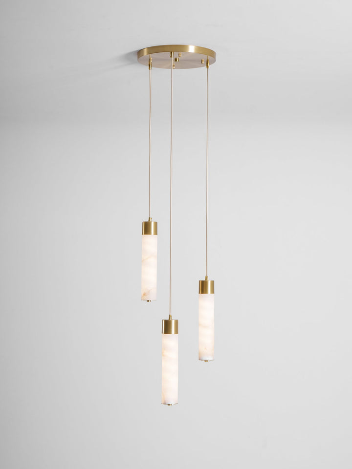 Lampa wisząca Tala z alabastru i mosiądzu