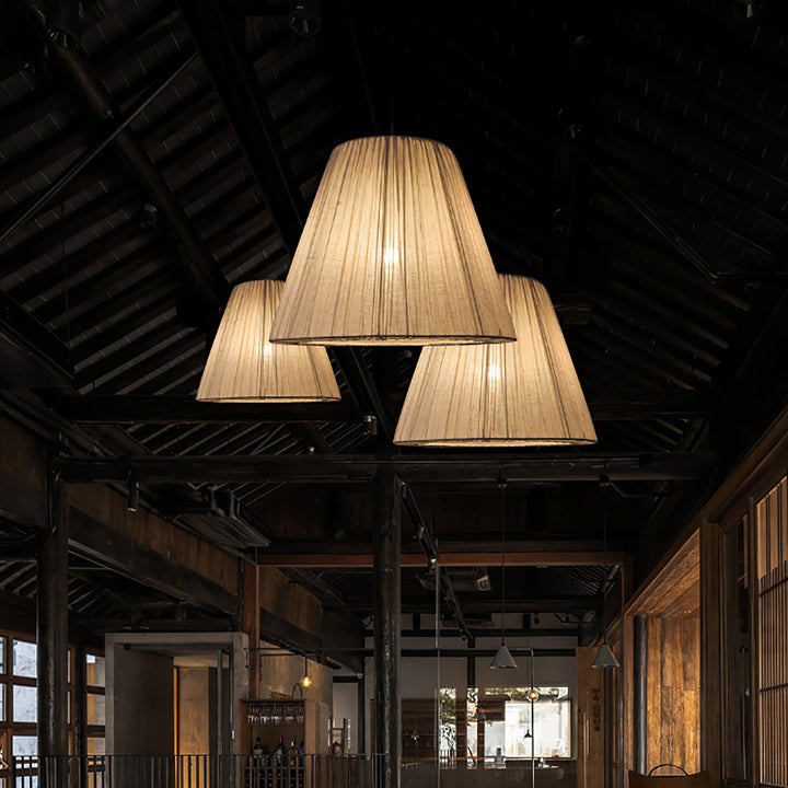 Lampa wisząca tekstylna w kształcie stożka