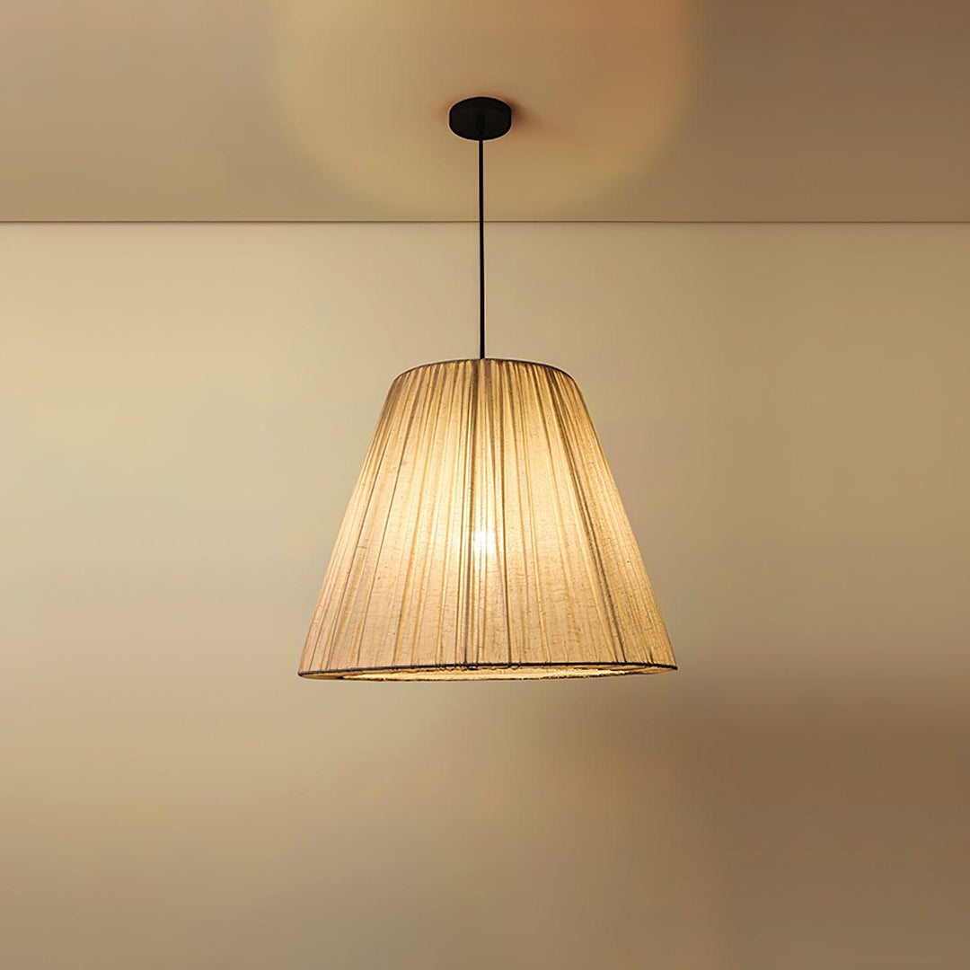 Lampa wisząca tekstylna w kształcie stożka