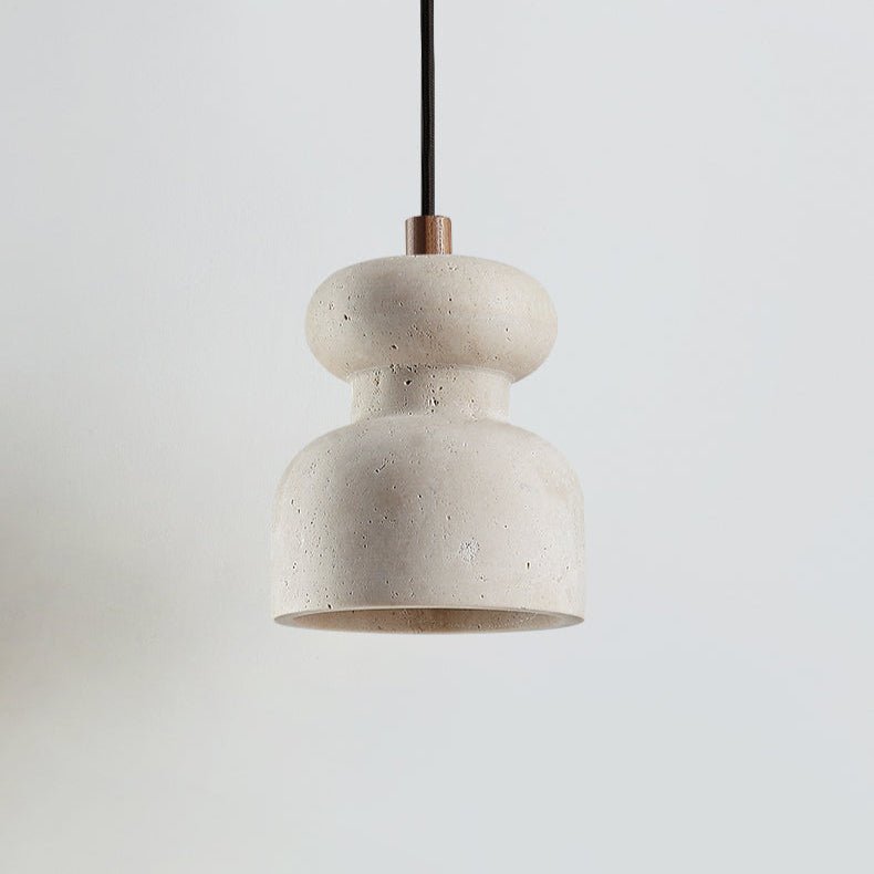 Lampa wisząca z teksturowanego trawertynu w kształcie tykwy