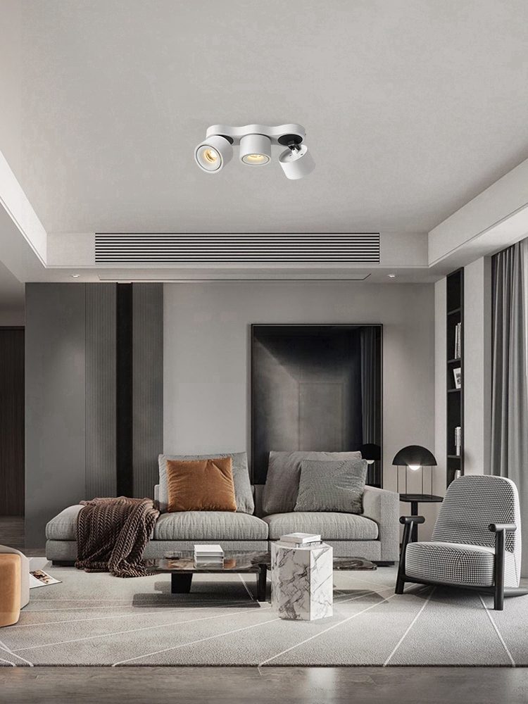 Lampa sufitowa z trzema ruchomymi głowicami