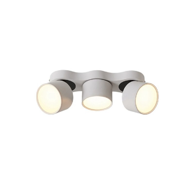 Lampa sufitowa z trzema ruchomymi głowicami