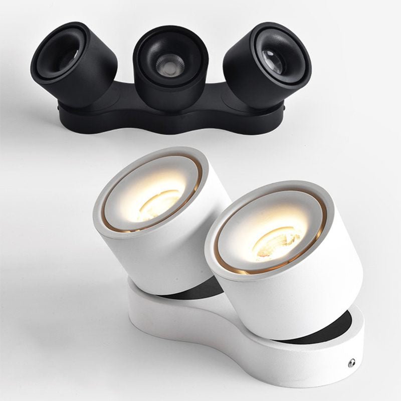 Lampa sufitowa z trzema ruchomymi głowicami