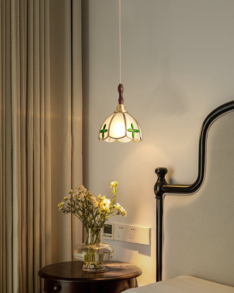 Lampa wisząca Tiffany z kwiatowym wzorem