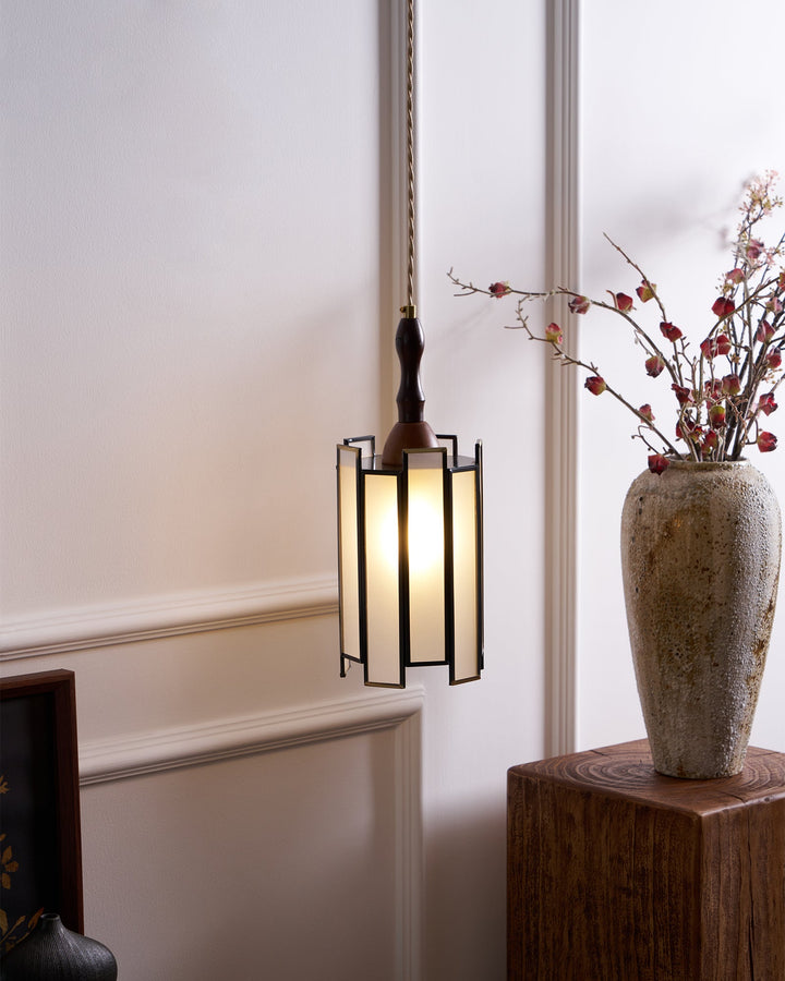Lampa wisząca Tiffany ze witrażem