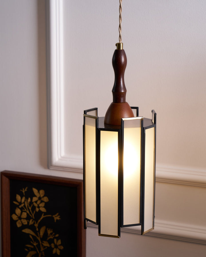 Lampa wisząca Tiffany ze witrażem